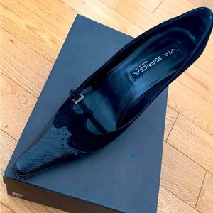 Beautiful women shoes,black,size 9(US)and 39 1/2 euro.